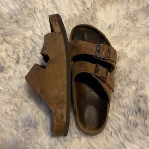 Birkenstocks • Arizona • Tobacco Brown • Sz 39
